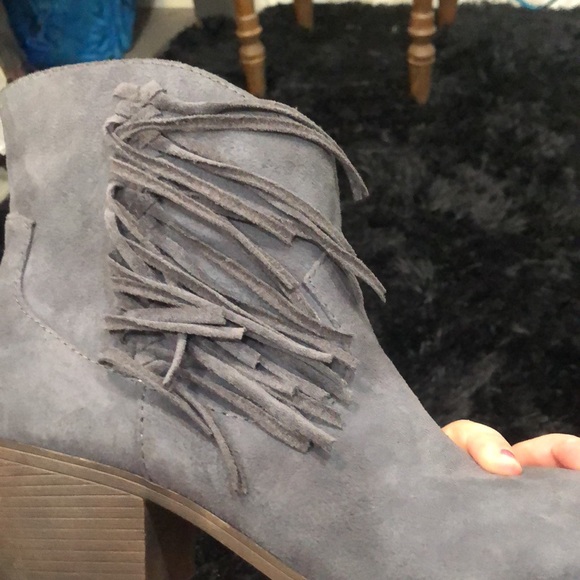 True craft Heeled fringe suede ankle boots - Picture 5 of 7